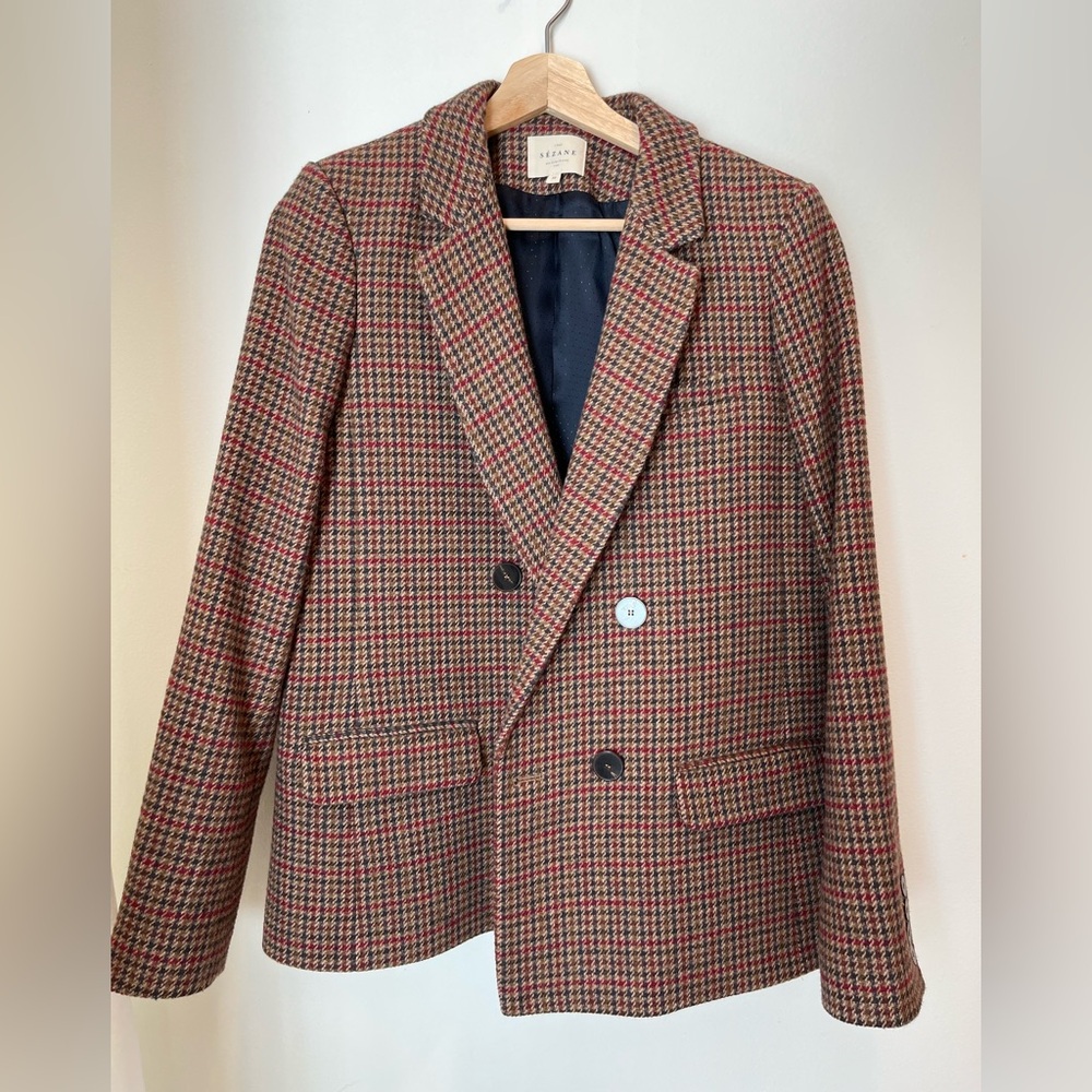 Sezane Jacket (size small). Close to new conditions. Wool and polyester blend.